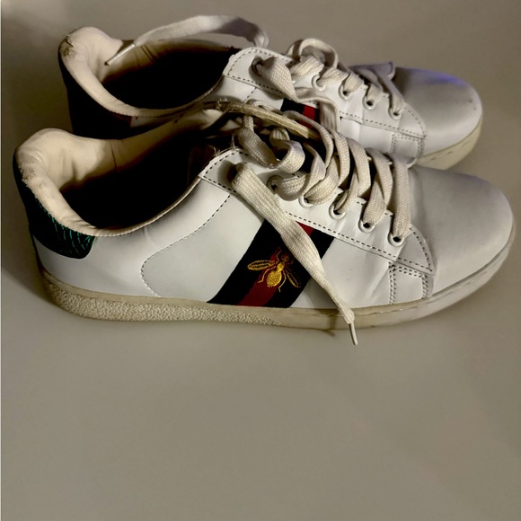 Size 9 - Gucci Ace Embroidered Bee Sneaker - Picture 1 of 4